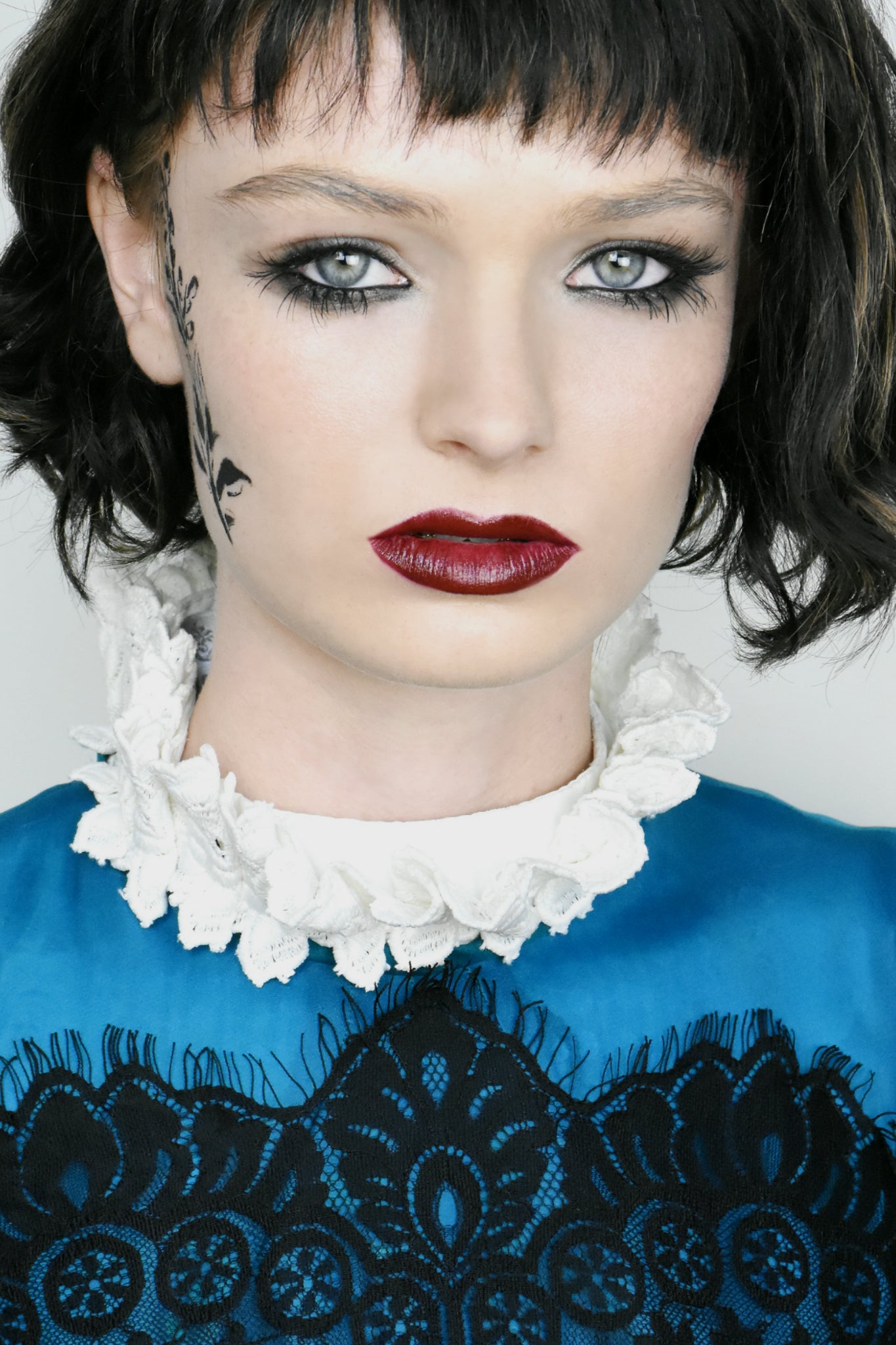 Lip Prismatic Colour in Doom Generation