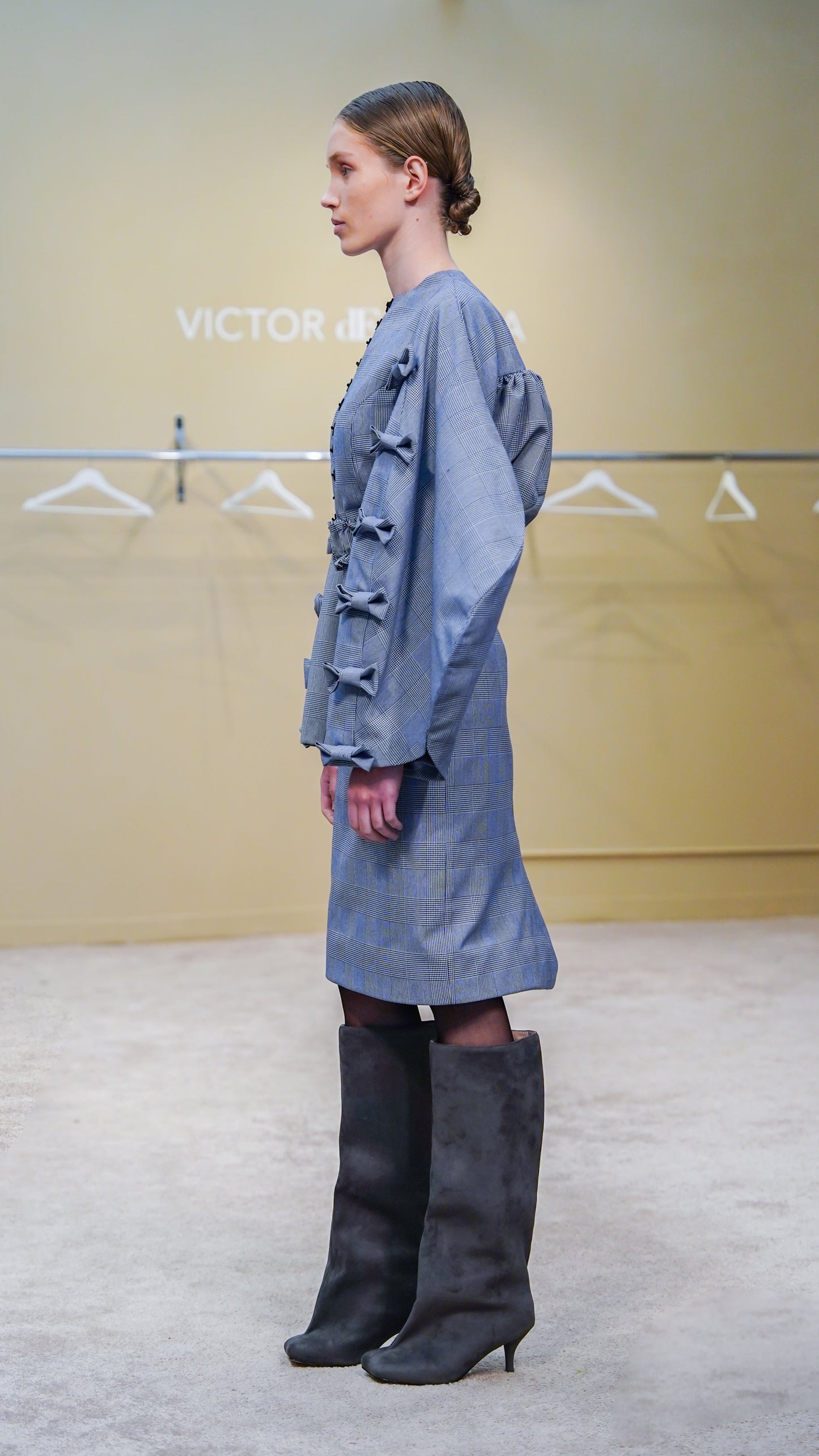 Lantern sleeve waist jacket suit